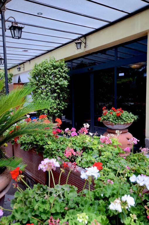 Hotel Clinton Casoria Exterior foto