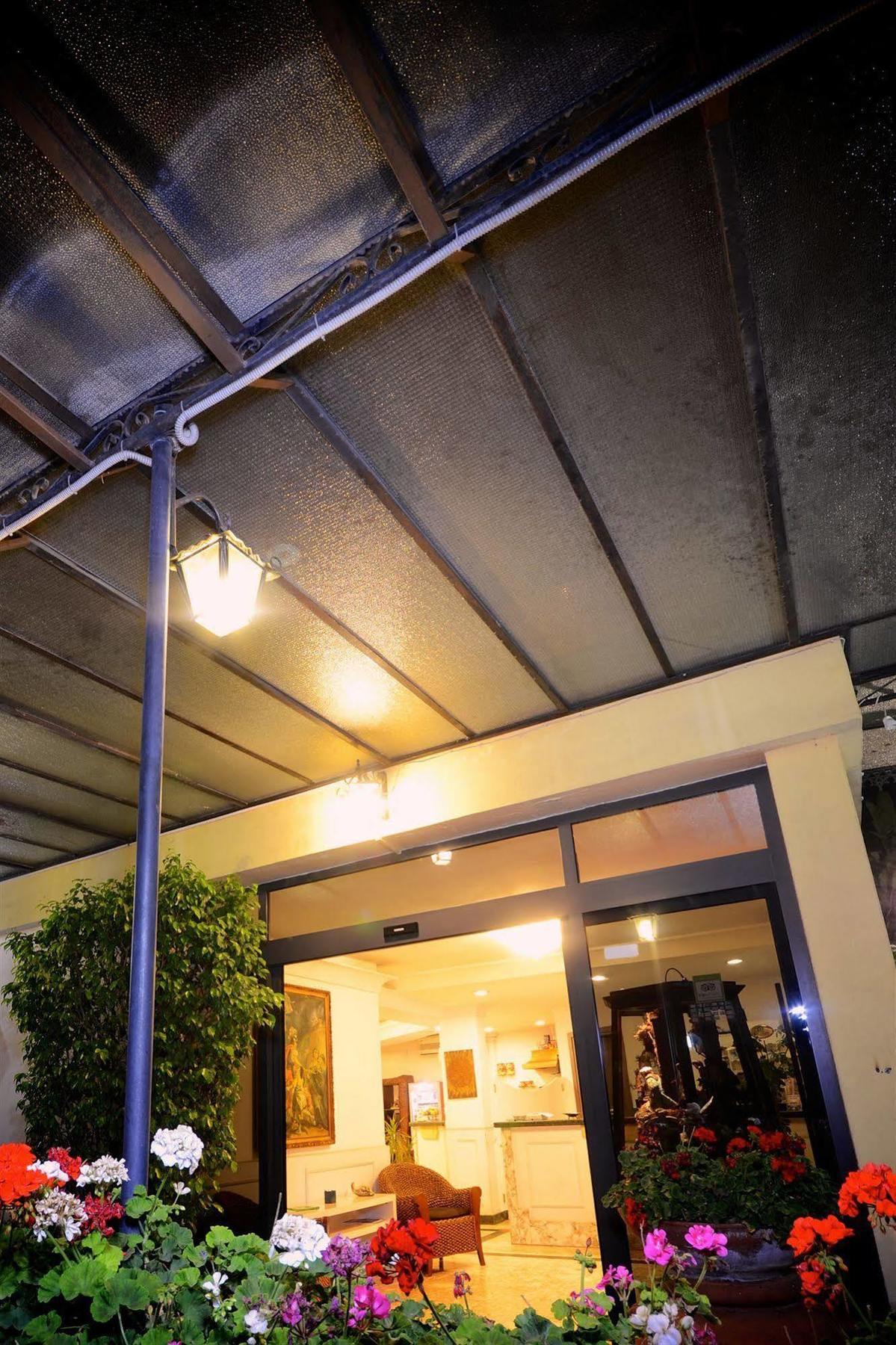 Hotel Clinton Casoria Exterior foto