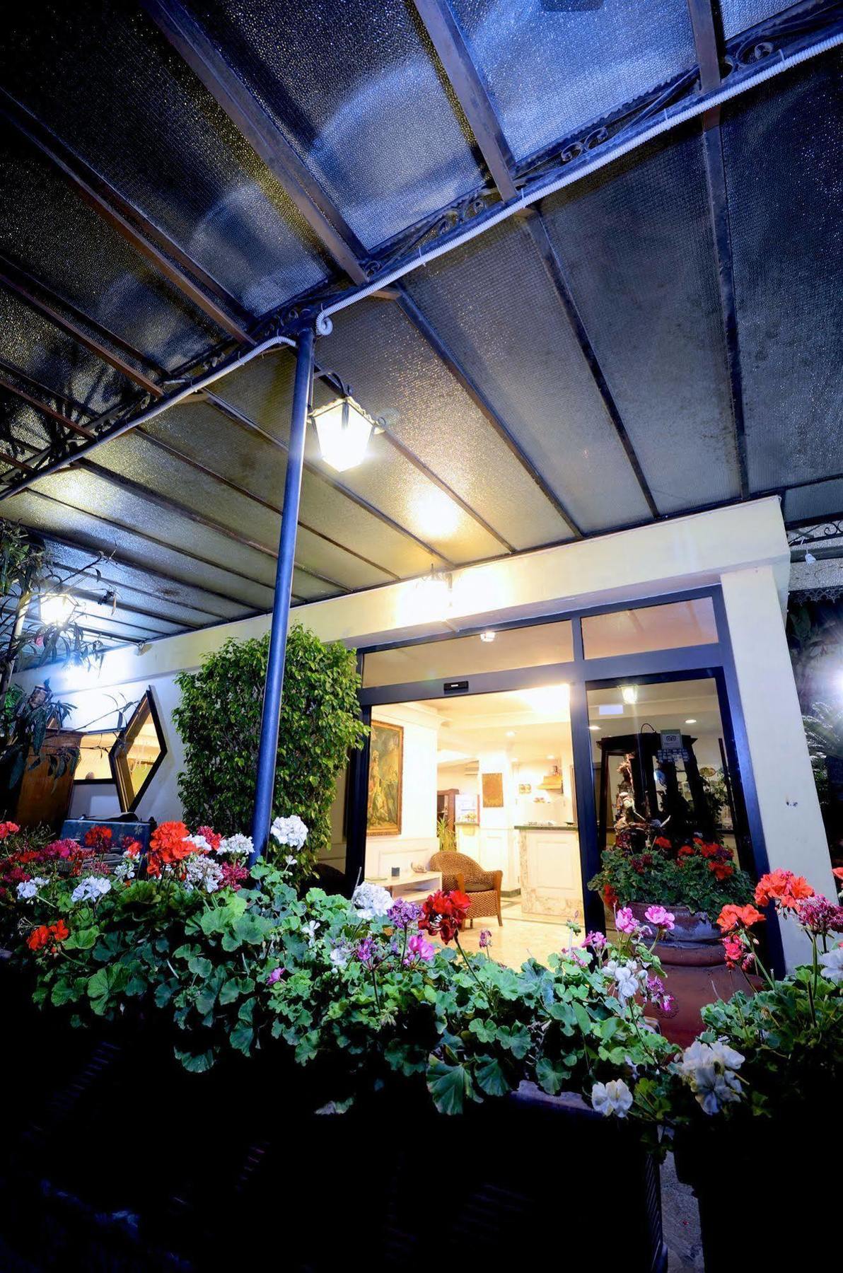Hotel Clinton Casoria Exterior foto